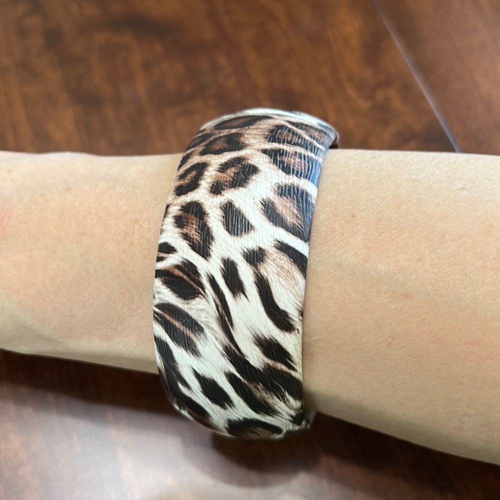 Vintage Leopard Print Bangle Bracelet